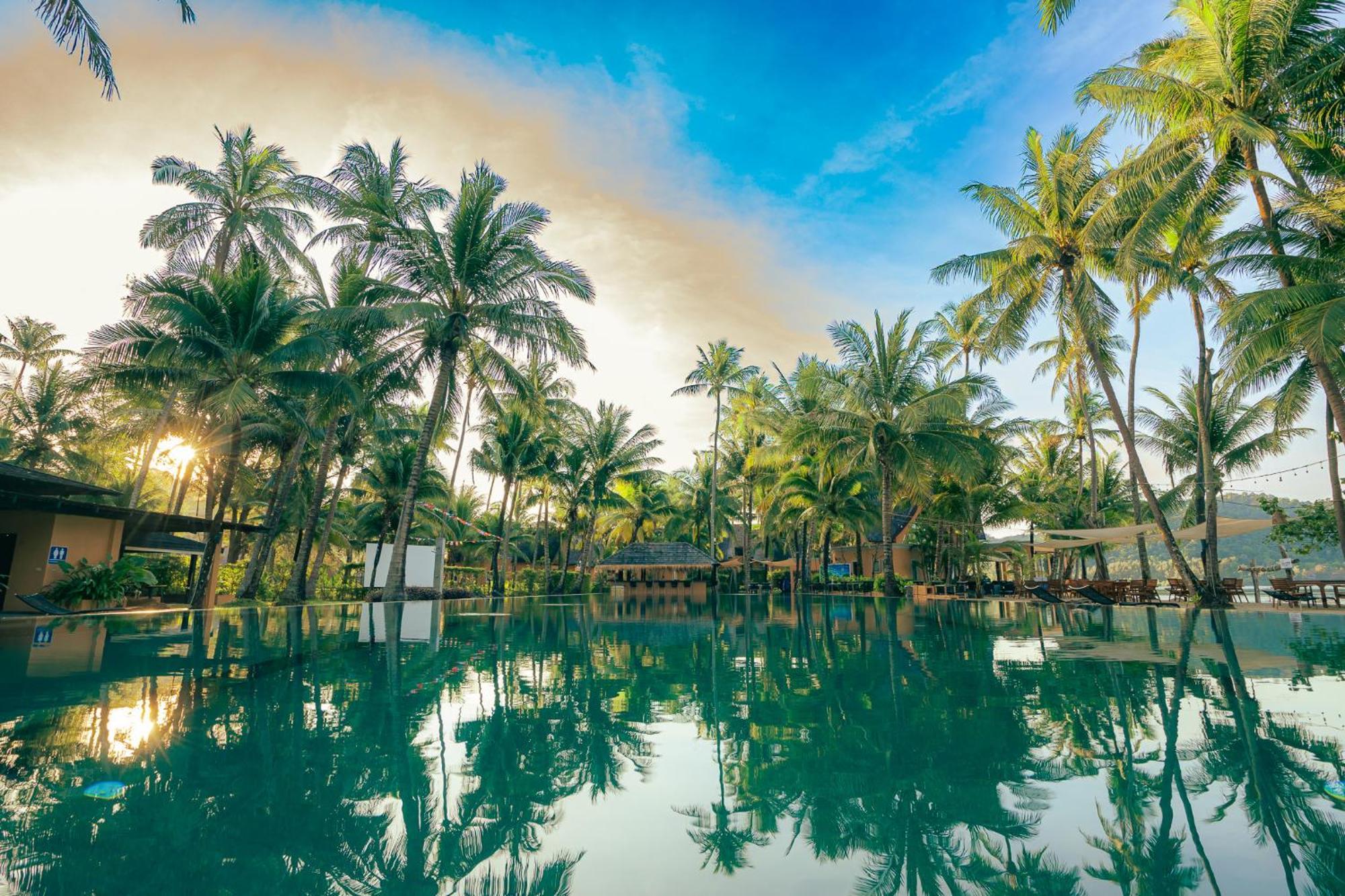 Coral Cove Beachfront Villa - Koh Chang Buitenkant foto